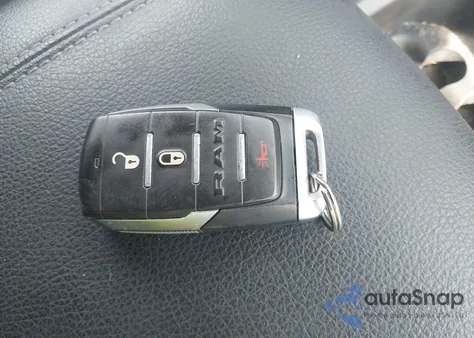 2021 Ram 1500 Big Horn 4X4 6'4 Box from USA, damaged, VIN 1C6RRFBGXMN722277